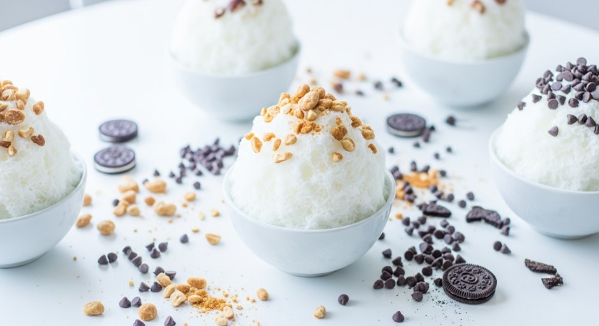 Snow ice cream toppings and mix-ins